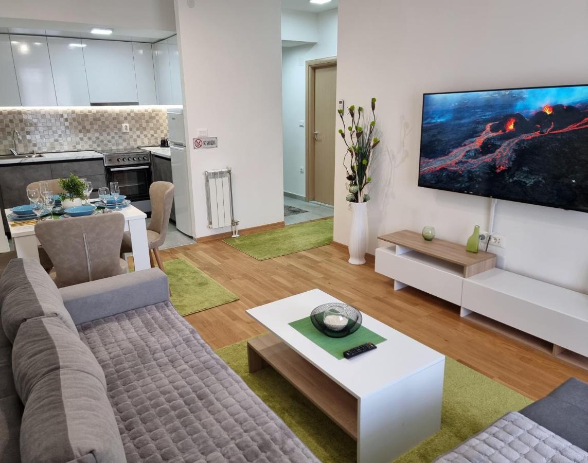 Modern & Trendy